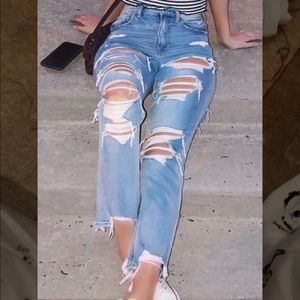 Super distressed mom jeans SOLD